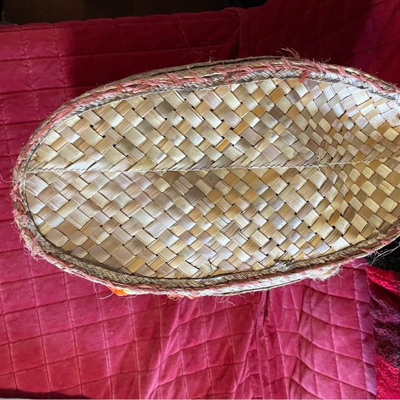 Raffi straw beach bag with raised colourful detail - Picture 6 of 6